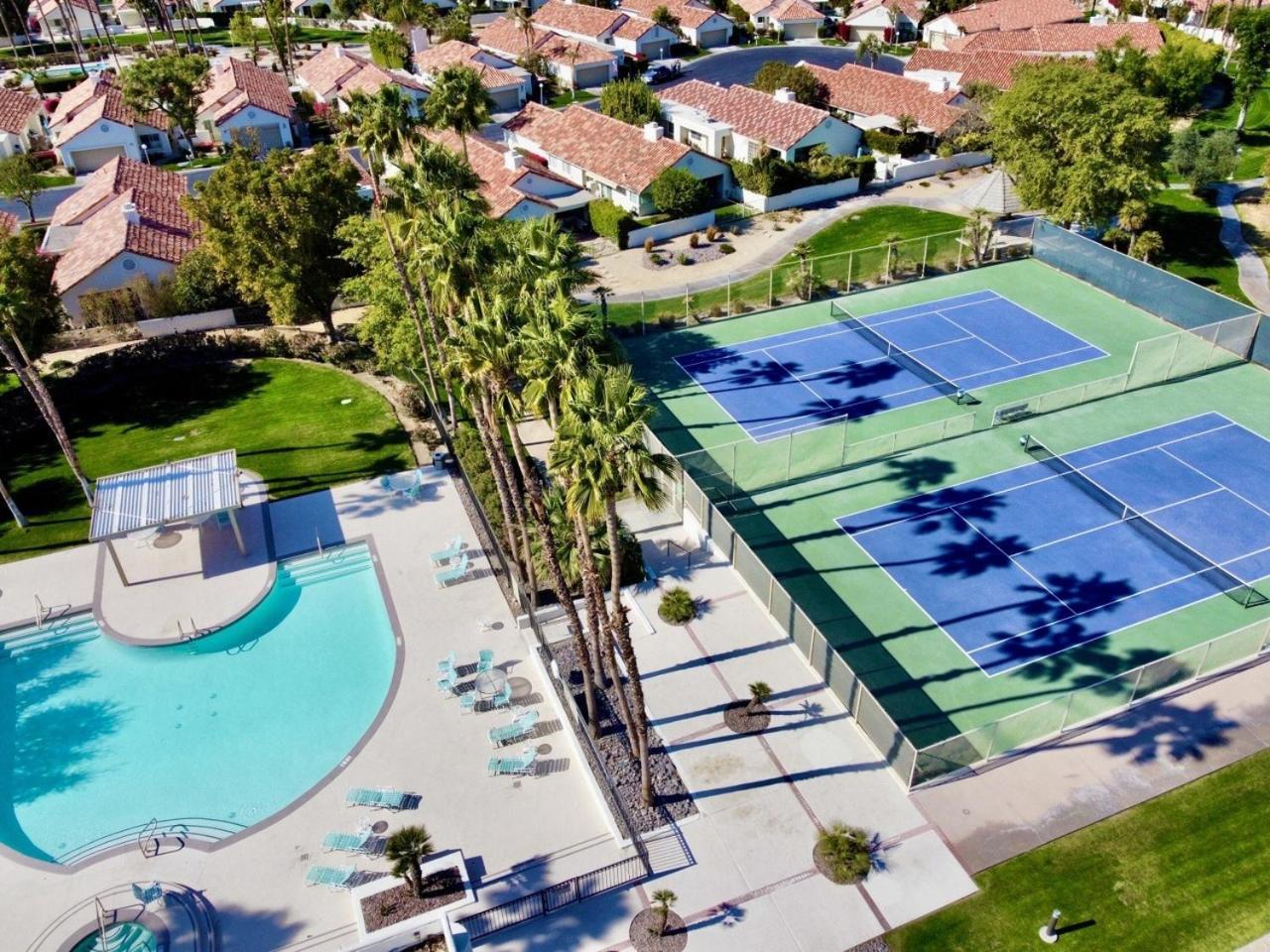 Desert Breezes Resort Παλμ Ντέζερτ Εξωτερικό φωτογραφία